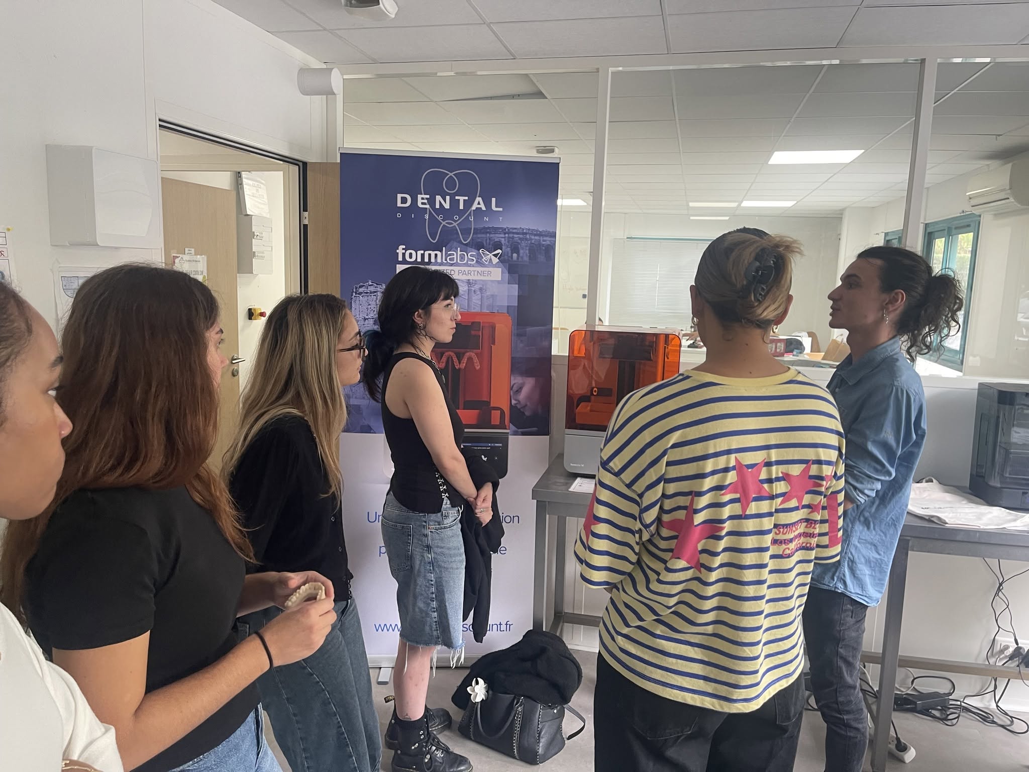 Présentation des solutions d’impression 3D Formlabs Dental aux étudiants