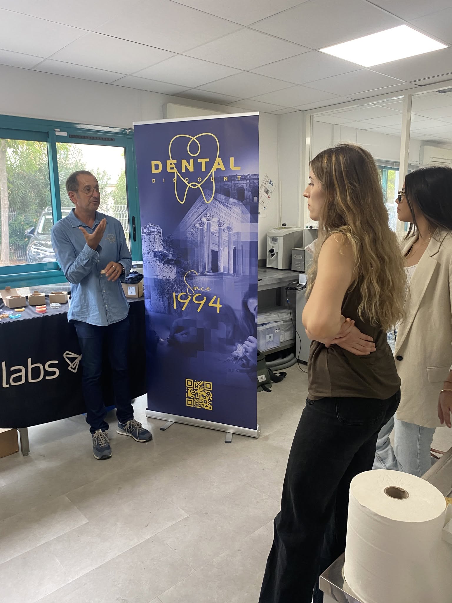 Échanges autour de l’impression 3D dentaire au campus de Montpellier